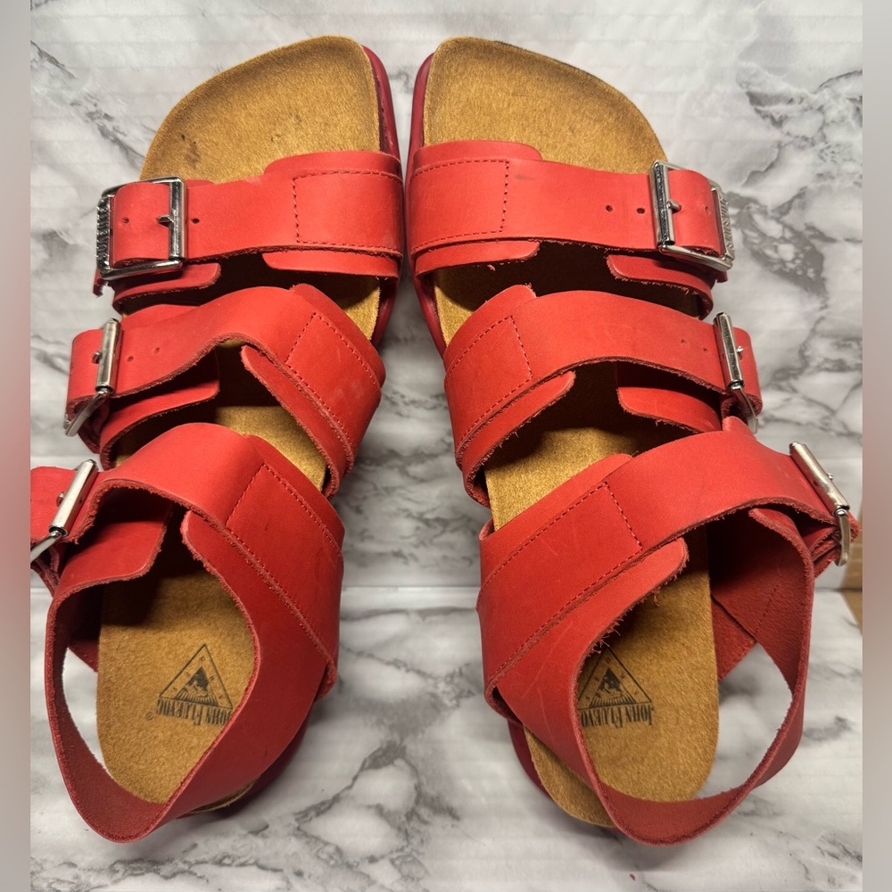 JOHN FLUEVOG PEACEMAKER ELSIE LEATHER STRAPPY BUCKLED WOMEN SANDALS Sz 8 R CORAL